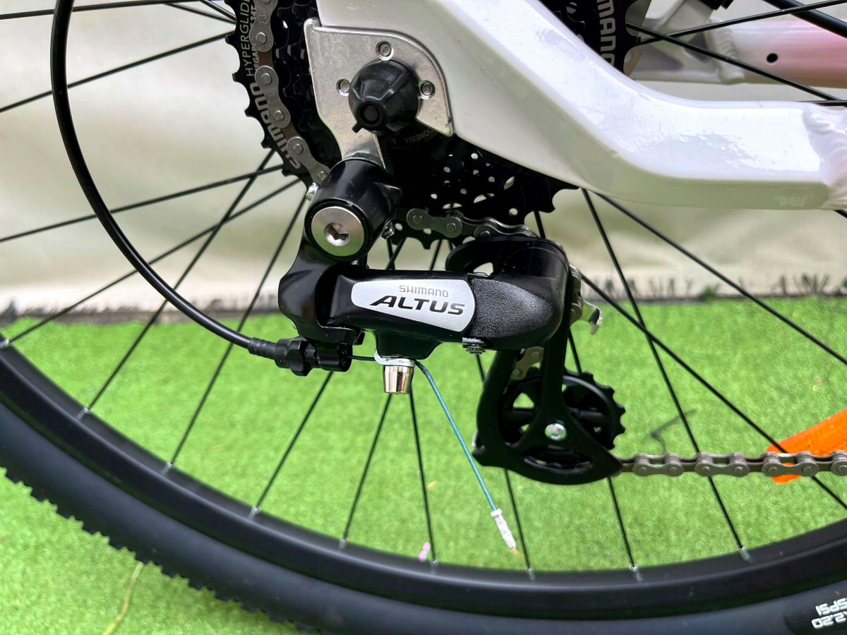 STORM SHARK LADY 2.0 SHIMANO ALTUS HYDRAULIKA 3X8S RAMA 16"