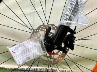 STORM SHARK LADY RAMA 17" KOŁA 27,5" CZARNY FUKSJA HYDRAULIKA SHIMANO ALTUS