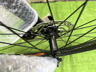 STORM SHARK LADY RAMA 17" KOŁA 27,5" CZARNY FUKSJA HYDRAULIKA SHIMANO ALTUS