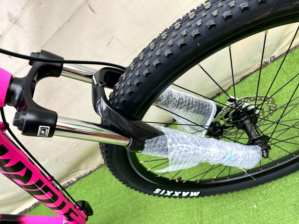 STORM SHARK LADY RAMA 17" KOŁA 27,5" CZARNY FUKSJA HYDRAULIKA SHIMANO ALTUS