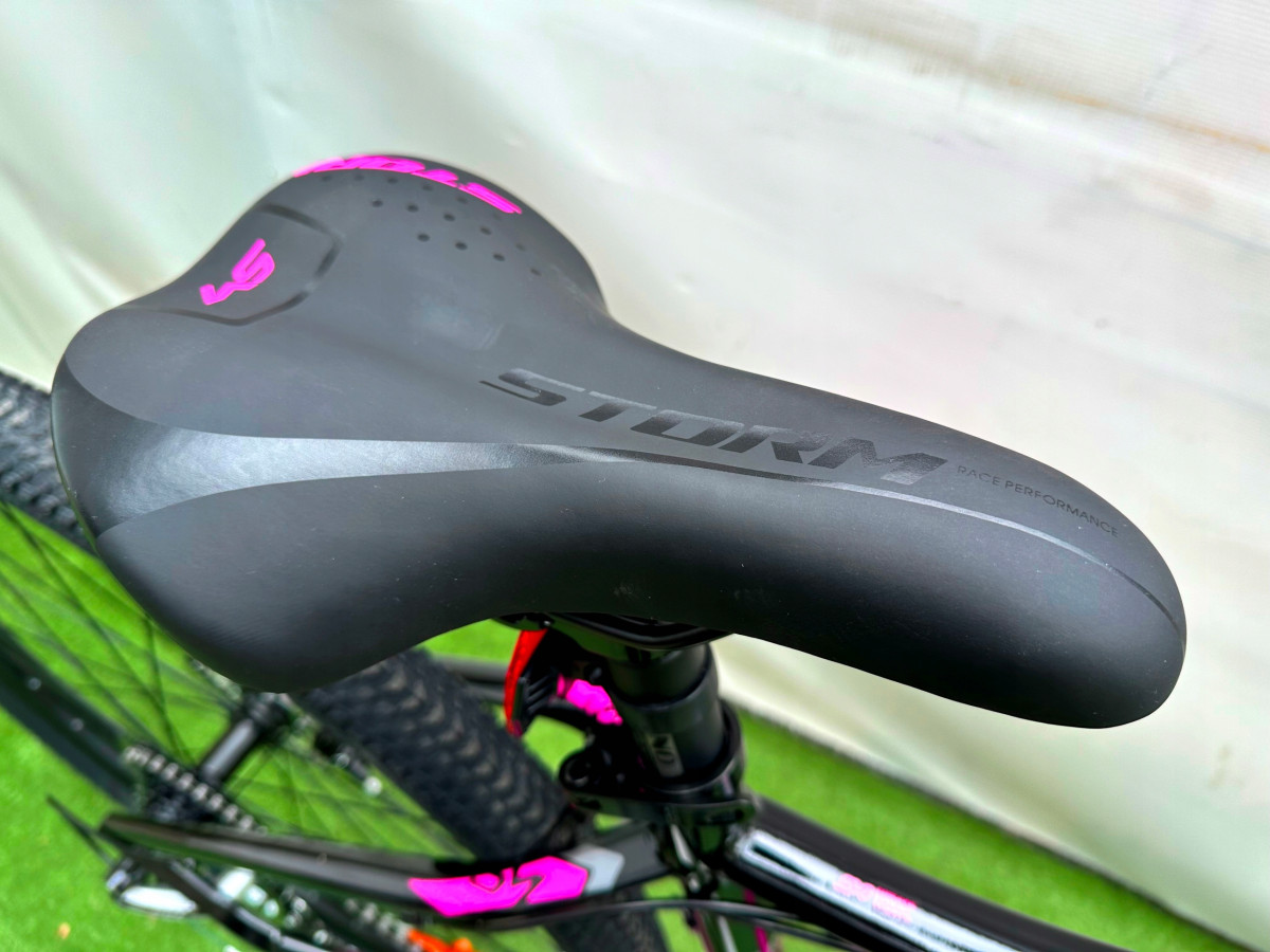 STORM SHARK LADY 3.0 SHIMANO ACERA HYDRAULIKA 18"