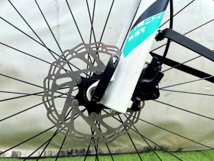 ROWER ELEKTRYCZNY ROCK MACHINE CROSSRIDE INT E400 B LADY TOURING RAMA M 17"