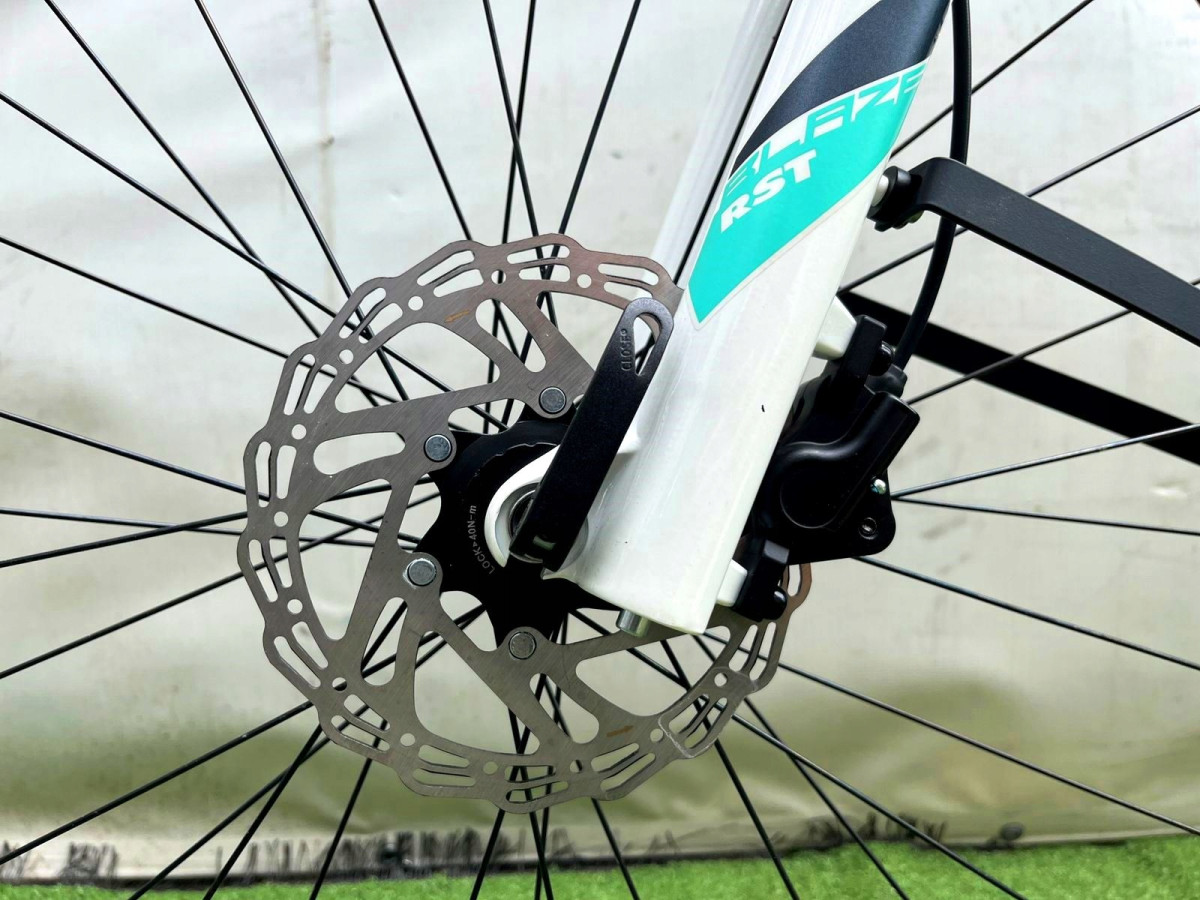 ROWER ELEKTRYCZNY ROCK MACHINE CROSSRIDE INT E400 B LADY TOURING RAMA M 17"