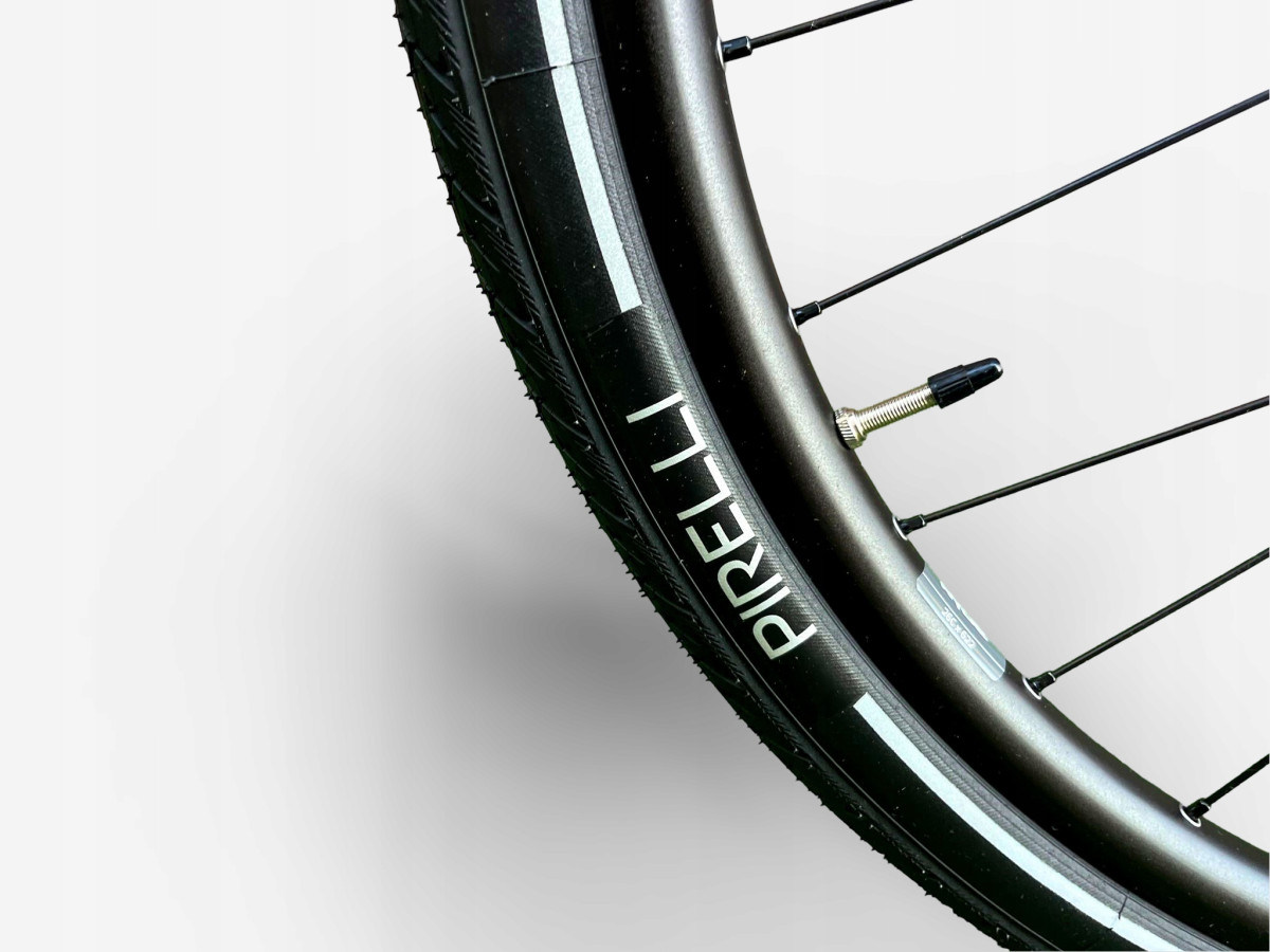 ROWER ELEKTRYCZNY ROSE SNEAK + EQ RAMA 52CM MAHLE X35 PASEK GATES