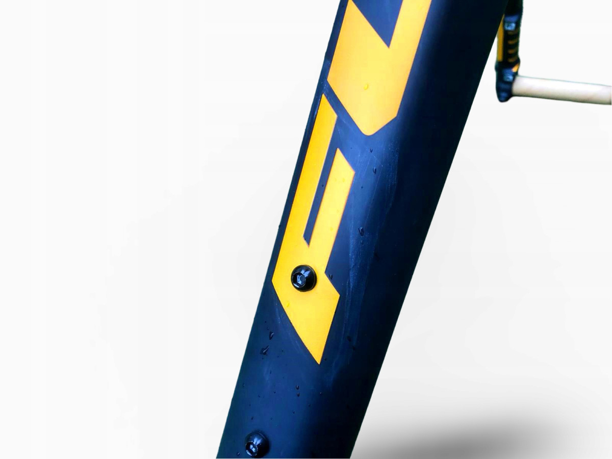 RAMA ROWEROWA GRAVEL FUJI JARI 1.1 CARBON ROZMIAR 61CM Z WIDELCEM