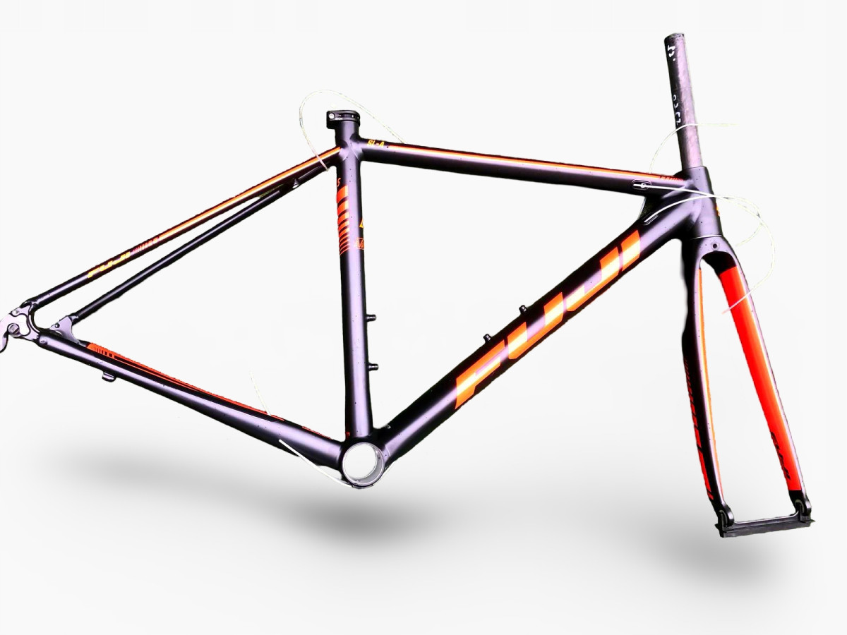 RAMA ROWEROWA SZOSOWA FUJI SL-A 1.5 ROZMIAR 52CM Z KARBONOWYM WIDELCEM