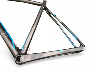 RAMA ROWEROWA SZOSOWA FUJI GRAN FONDO 1.1 DISC ROZMIAR 56CM KARBON