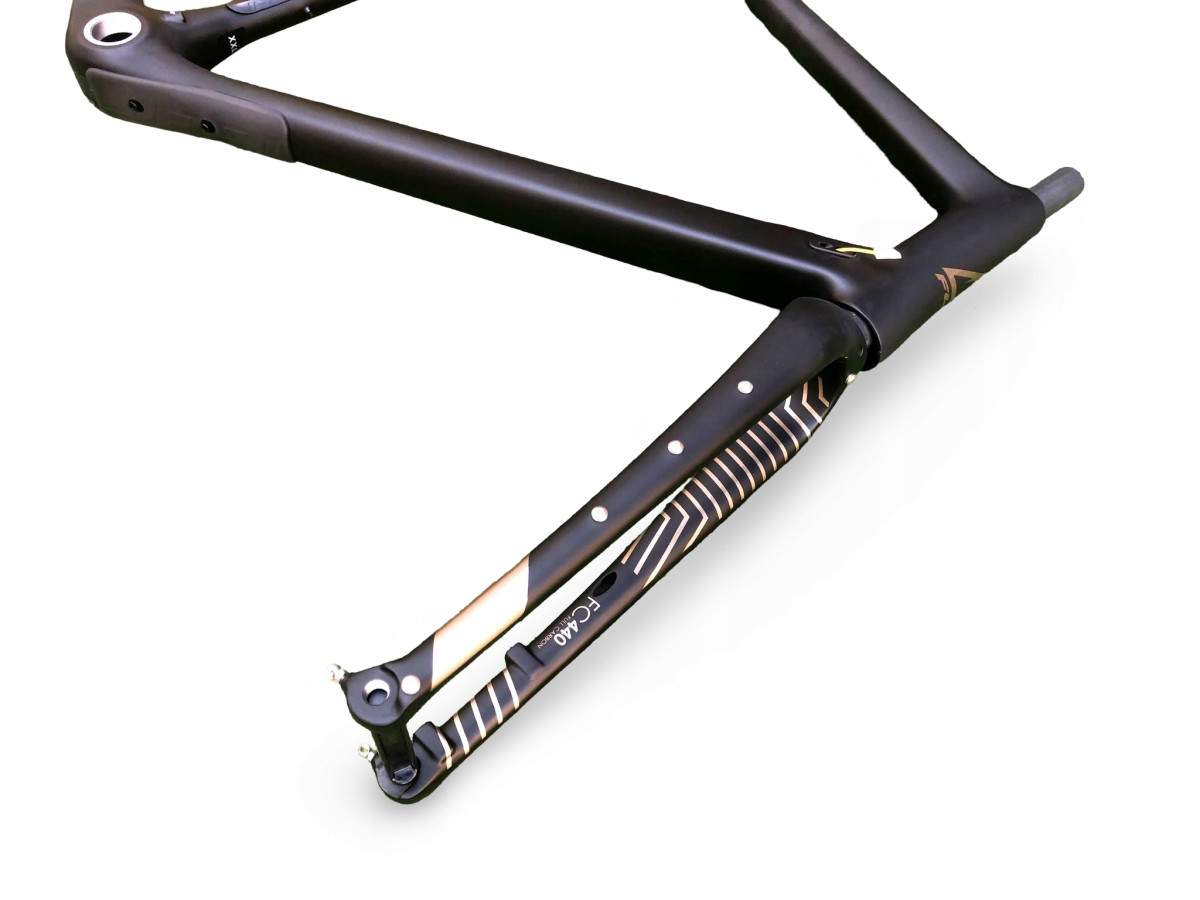 RAMA ROWEROWA GRAVEL FUJI JARI 1.3 CARBON ROZMIAR 58CM Z WIDELCEM