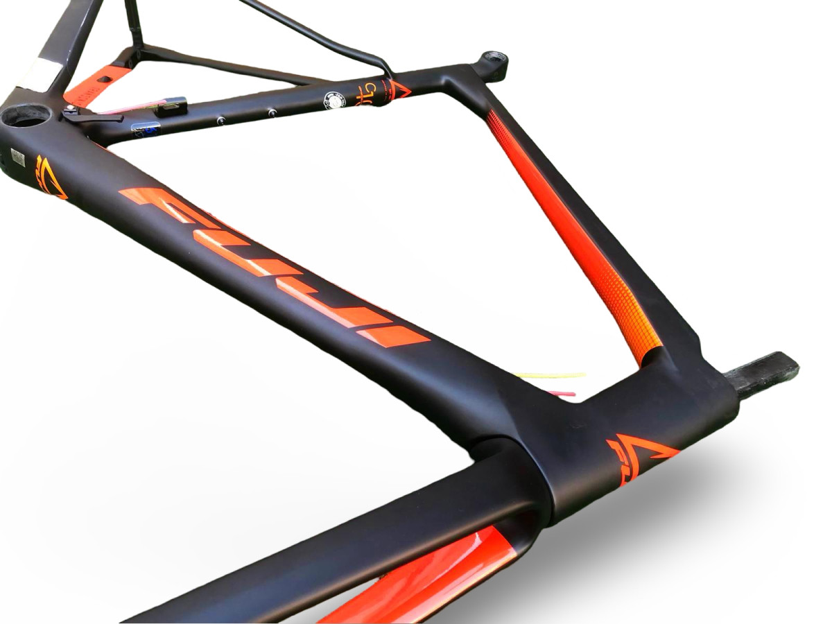 RAMA ROWEROWA FUJI TRANSONIC 2.1 DISC ROZMIAR 49 CM KARBONOWA