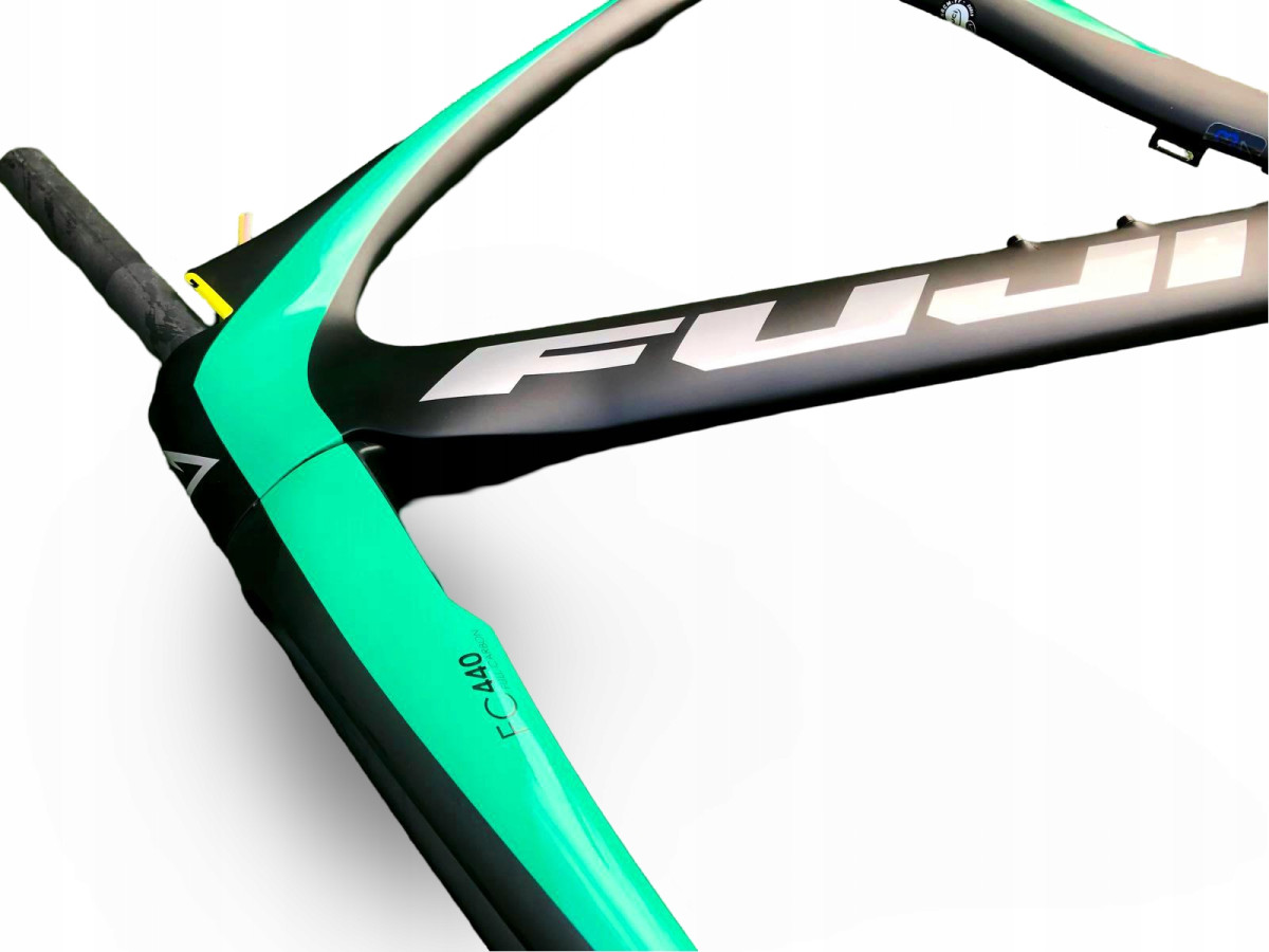 RAMA ROWEROWA TRIATHLON FUJI NORCOM STRAIGHT 2.1 55CM KOMPLETNA KARBON