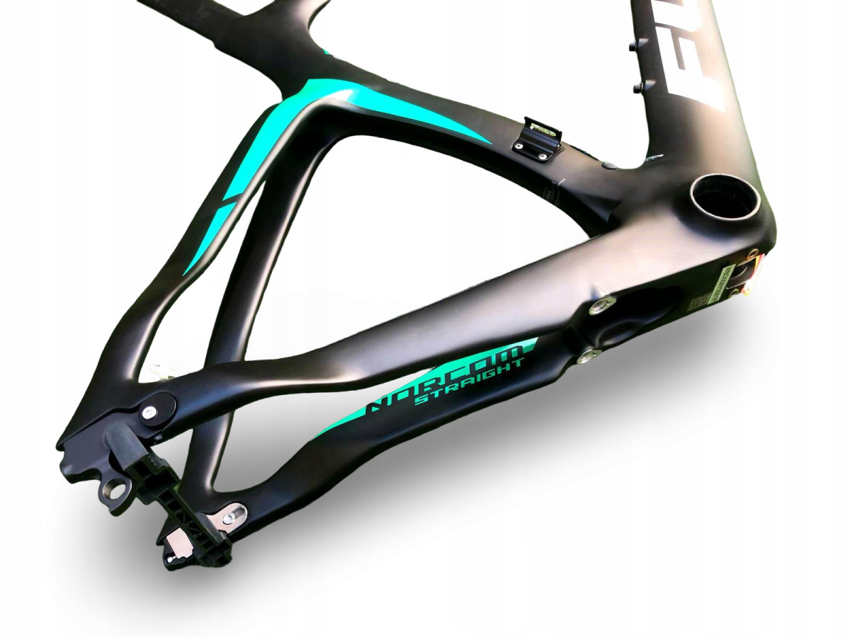 RAMA ROWEROWA TRIATHLON FUJI NORCOM STRAIGHT 2.1 53CM KOMPLETNA KARBON