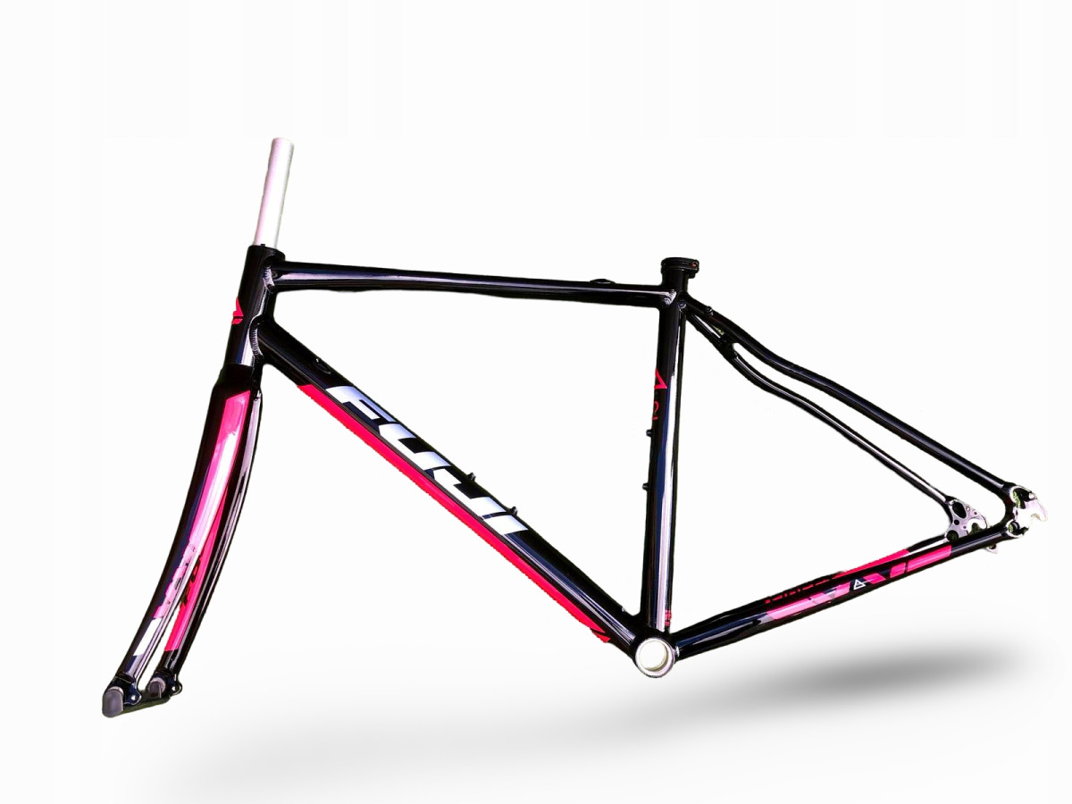 RAMA ROWEROWA SZOSOWA FUJI FINEST 2.3 ROZMIAR 47CM Z WIDELCEM