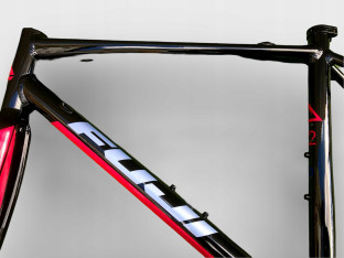 RAMA ROWEROWA SZOSOWA FUJI FINEST 2.3 ROZMIAR 44CM Z WIDELCEM