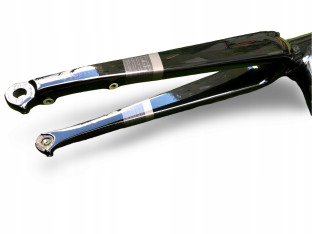 RAMA SZOSOWA FUJI SPORTIF 1.1D ROZMIAR 58 CM Z KARBONOWYM WIDELCEM