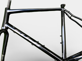 RAMA SZOSOWA FUJI SPORTIF 1.1D ROZMIAR 58 CM Z KARBONOWYM WIDELCEM