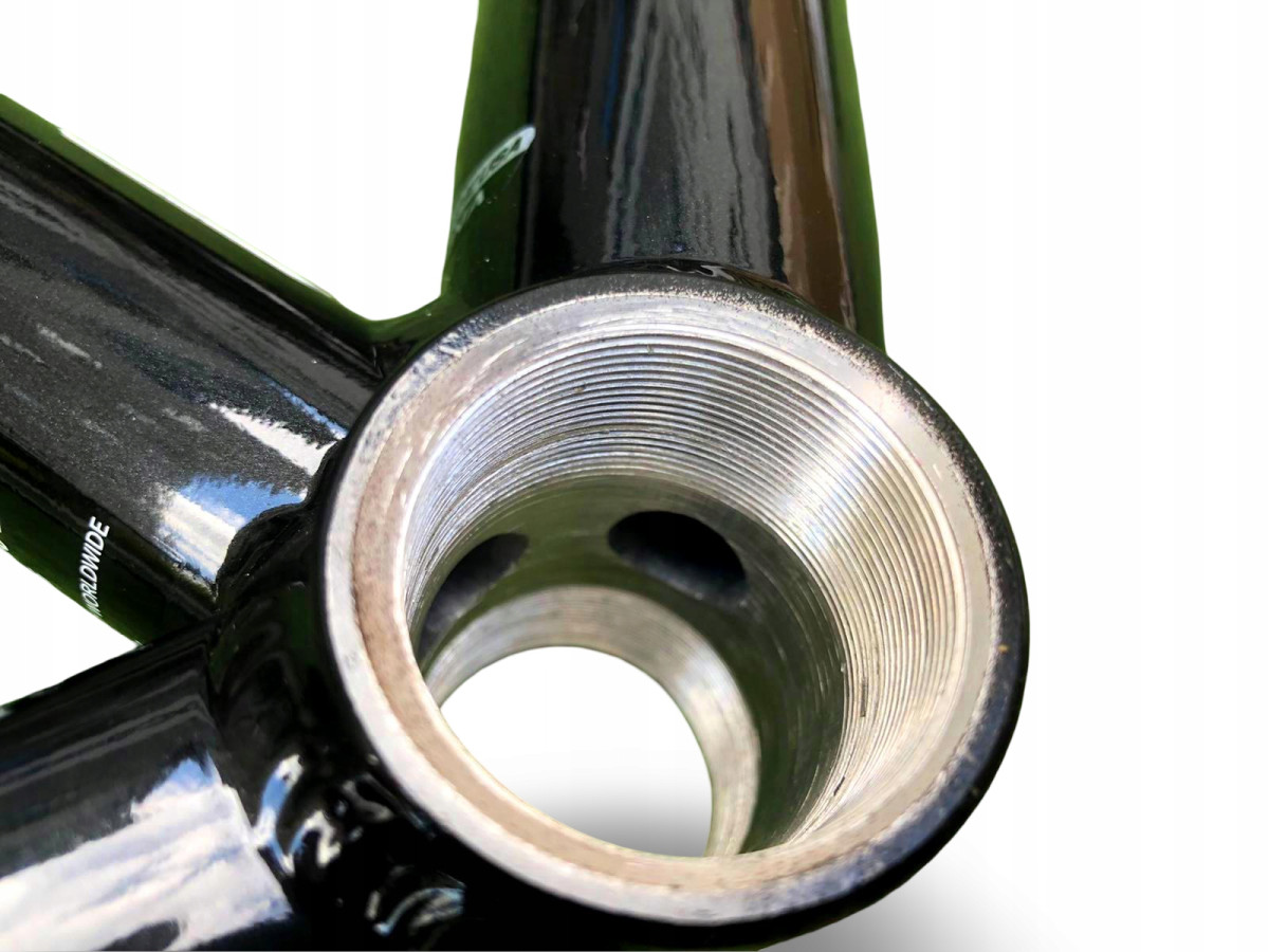 RAMA SZOSOWA FUJI SPORTIF 1.1D ROZMIAR 58 CM Z KARBONOWYM WIDELCEM