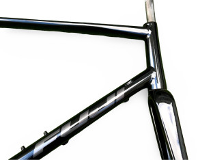 RAMA SZOSOWA FUJI SPORTIF 1.1D ROZMIAR 58 CM Z KARBONOWYM WIDELCEM