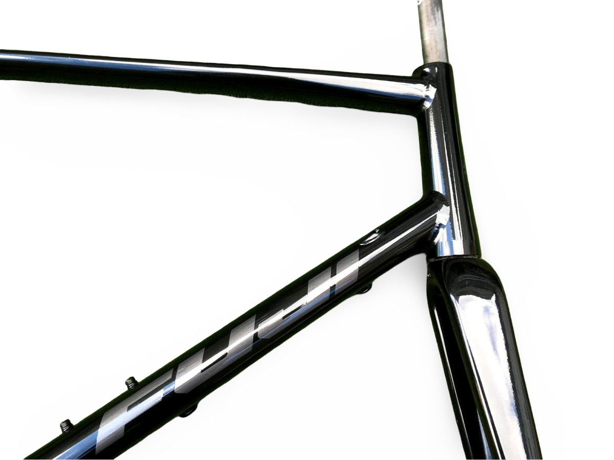 RAMA SZOSOWA FUJI SPORTIF 1.1D ROZMIAR 58 CM Z KARBONOWYM WIDELCEM