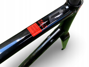 RAMA SZOSOWA FUJI SPORTIF 1.1D ROZMIAR 58 CM Z KARBONOWYM WIDELCEM