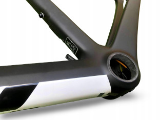 RAMA SZOSOWA KARBONOWA FUJI SL 2.1 SATIN CARBON/WHITE ROZMIAR 58CM