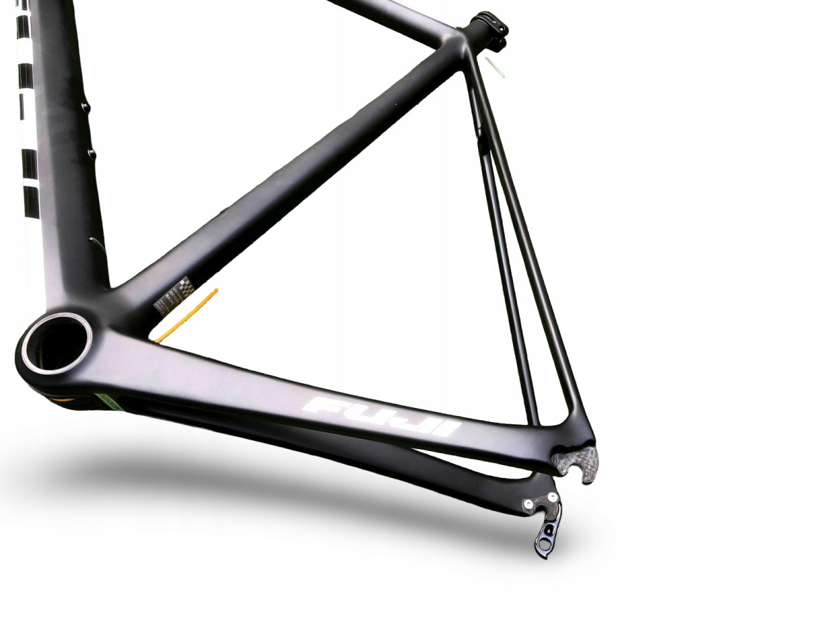 RAMA SZOSOWA KARBONOWA FUJI SL 2.1 SATIN CARBON/WHITE ROZMIAR 58CM