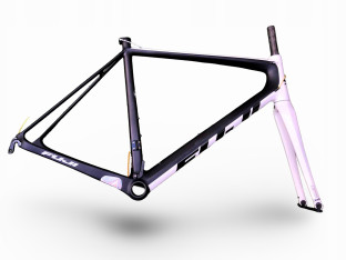 RAMA SZOSOWA KARBONOWA FUJI SL 2.1 SATIN CARBON/WHITE ROZMIAR 58CM