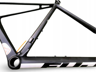 RAMA SZOSOWA KARBONOWA FUJI SL 2.1 SATIN CARBON/WHITE ROZMIAR 58CM