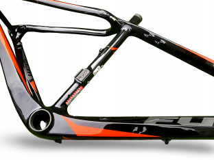 RAMA KARBONOWA MTB XC FUJI SLM 27,5 2.5 ROZMIAR 15" GLOSS CARBON