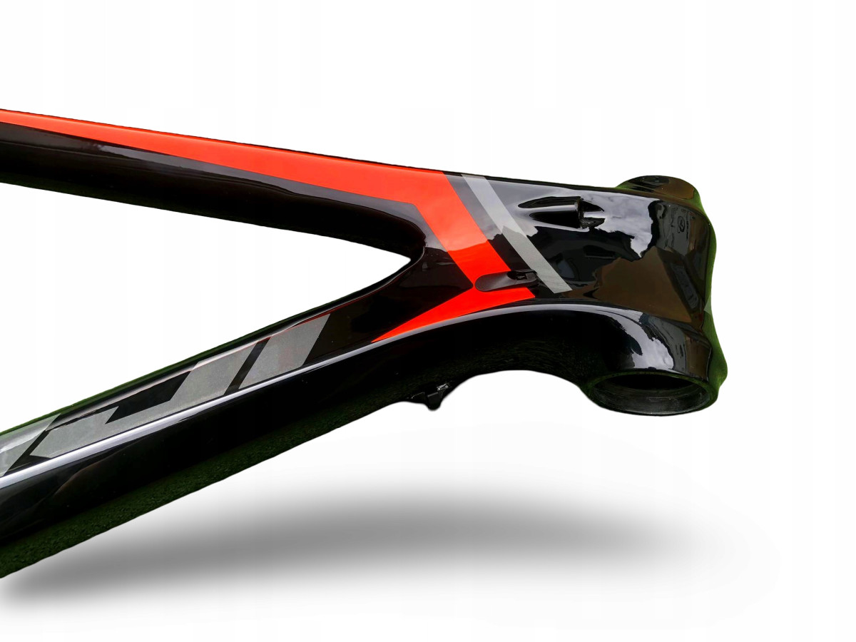 RAMA KARBONOWA MTB XC FUJI SLM 27,5 2.5 ROZMIAR 17" GLOSS CARBON