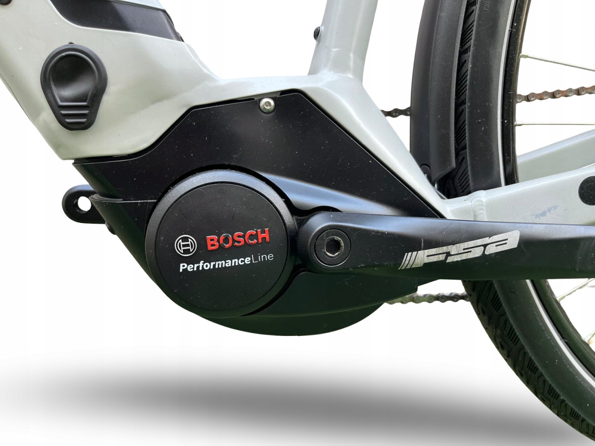 ROWER ELEKTRYCZNY CUBE TOURING HYBRID PRO BOSCH PERFORMANCE SHIMANO DEORE