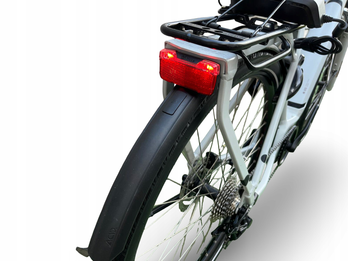 ROWER ELEKTRYCZNY CUBE TOURING HYBRID PRO BOSCH PERFORMANCE SHIMANO DEORE