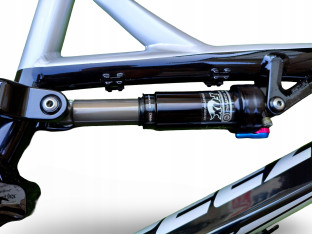 RAMA ROWEROWA FULL ENDURO BREEZER REPACK PRO ROZMIAR 21” DAMPER FOX