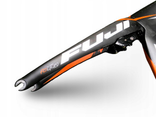 RAMA ROWEROWA TIME TRIAL TRIATHLON FUJI NORCOM STRAIGHT 2.3 57CM KARBONOWA