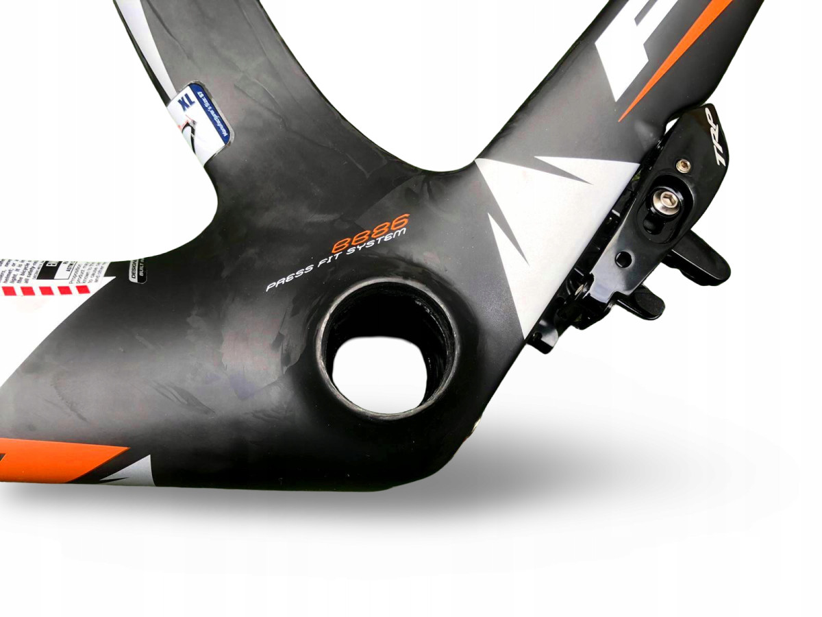 RAMA ROWEROWA TIME TRIAL TRIATHLON FUJI NORCOM STRAIGHT 2.3 57CM KARBONOWA