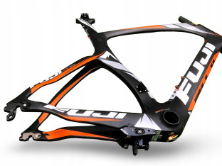RAMA ROWEROWA TIME TRIAL TRIATHLON FUJI NORCOM STRAIGHT 2.3 57CM KARBONOWA