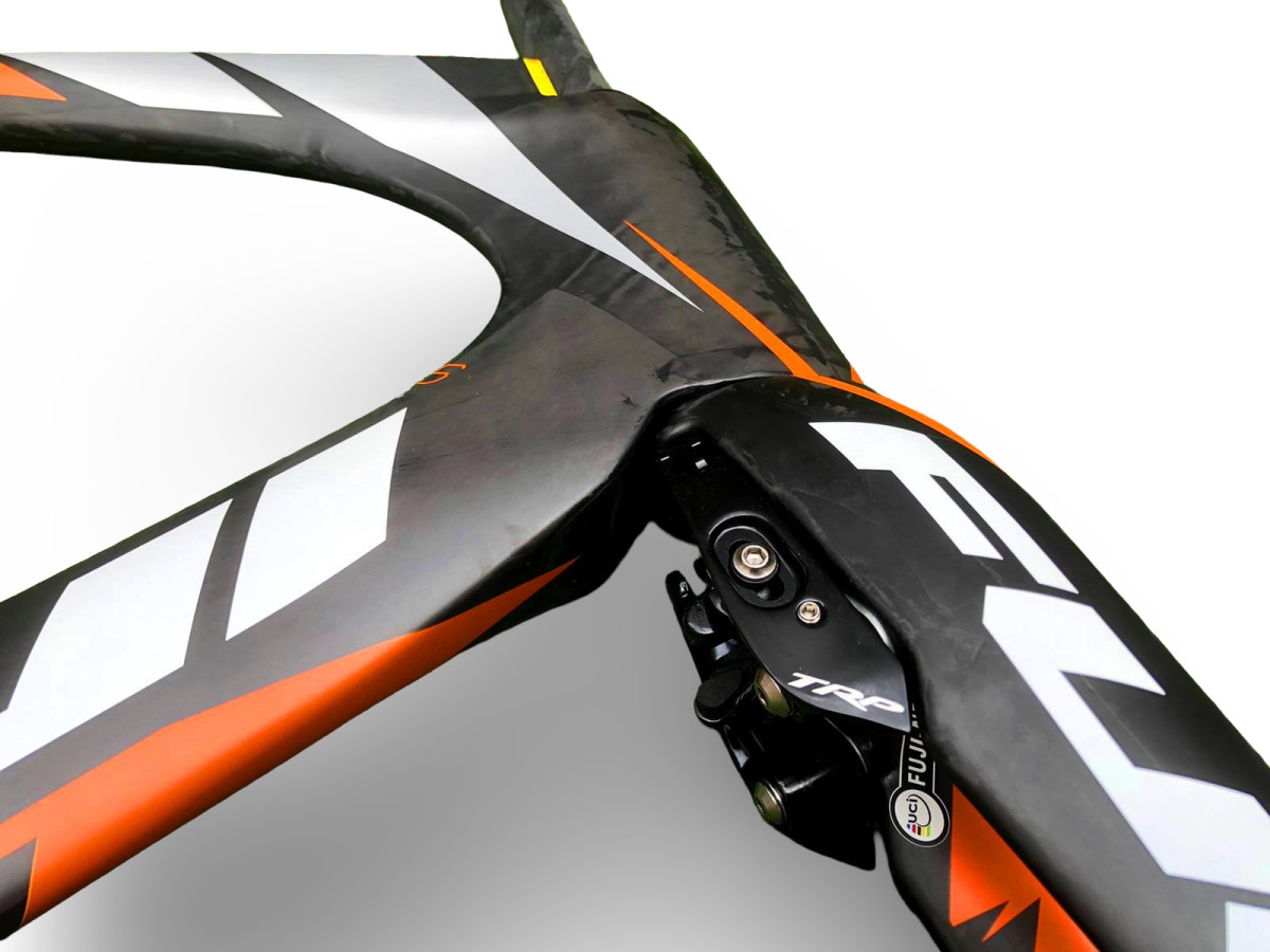 RAMA ROWEROWA TIME TRIAL TRIATHLON FUJI NORCOM STRAIGHT 2.3 57CM KARBONOWA
