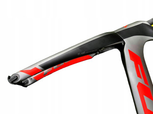 RAMA ROWEROWA FUJI NORCOM STRAIGHT 2.1 ROZMIAR 55CM SATIN GRAY/RED ORANGE