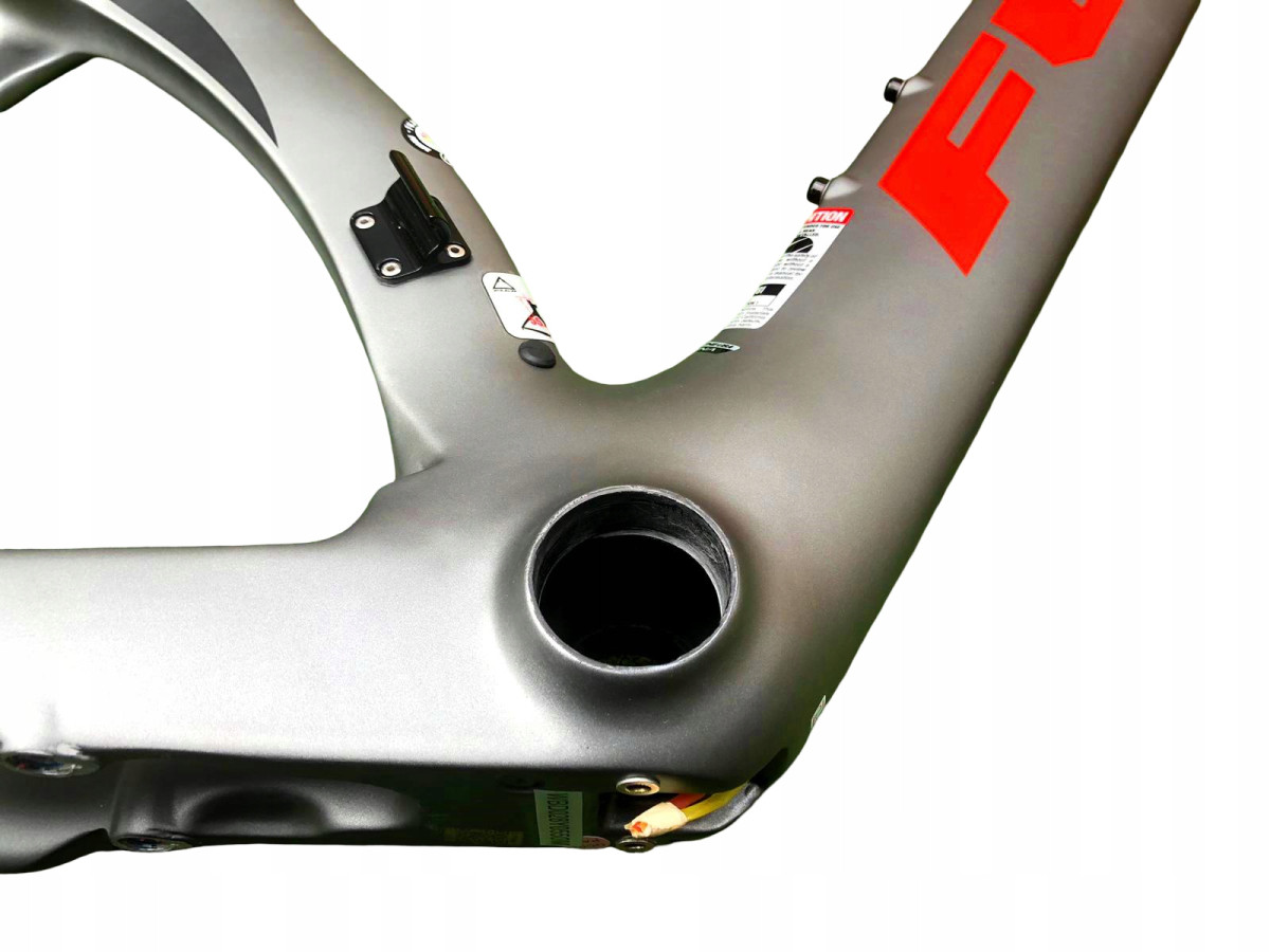 RAMA ROWEROWA FUJI NORCOM STRAIGHT 2.1 ROZMIAR 55CM SATIN GRAY/RED ORANGE