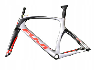 RAMA ROWEROWA FUJI NORCOM STRAIGHT 2.1 ROZMIAR 53CM SATIN GRAY/RED ORANGE