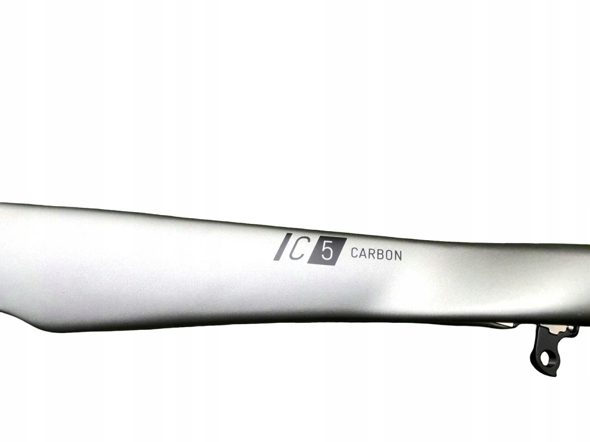 RAMA ROWEROWA FUJI NORCOM STRAIGHT 2.1 ROZMIAR 51CM SATIN GRAY/RED