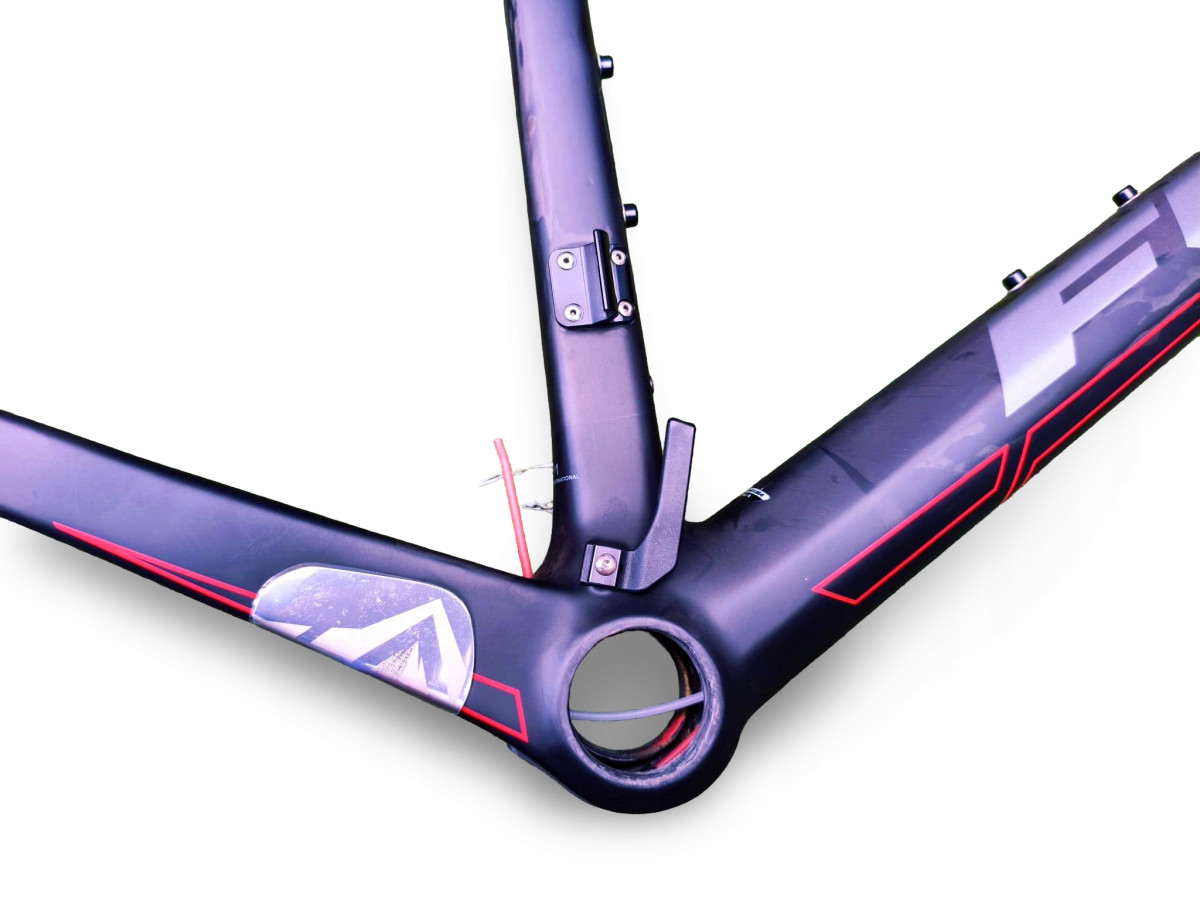 RAMA ROWEROWA SZOSOWA KARBONOWA FUJI SL 2.1 DISC 49CM SATIN CARBON