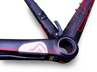 RAMA ROWEROWA SZOSOWA KARBON FUJI SL 1.1 ROZMIAR 61CM SATIN CARBON/RED