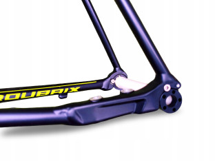 RAMA ROWEROWA SZOSOWA FUJI ROUBAIX 1.1 DISC ROZMIAR 56CM SZTYWNE OSIE