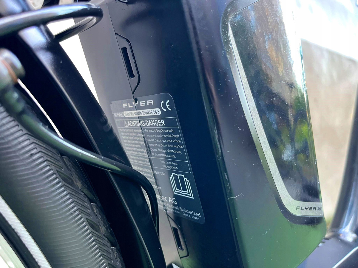 ROWER ELEKTRYCZNY FLYER ROZMIAR 46CM KOŁA 26" NEXUS 8S PANASONIC 540WH