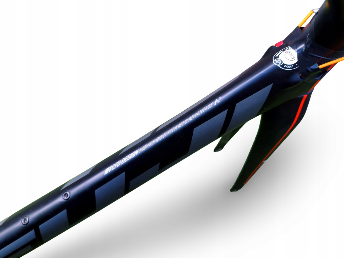 RAMA ROWEROWA SZOSOWA AERO FUJI TRANSONIC SL ROZMIAR 58CM KARBON LEKKA