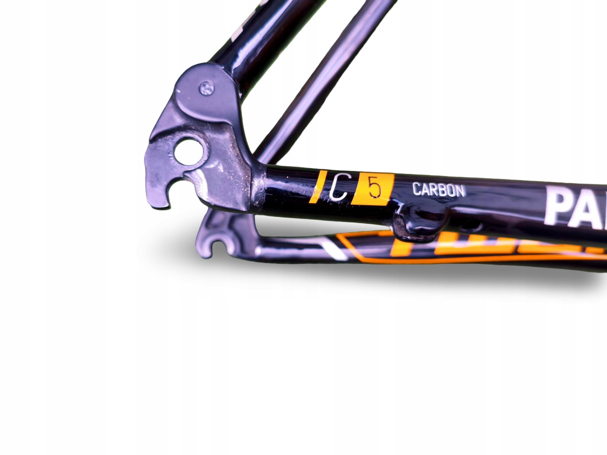 RAMA ROWEROWA SZOSOWA KARBONOWA FUJI SUPREME 2.3 ROZMIAR 47CM