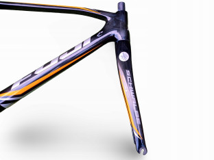 RAMA ROWEROWA SZOSOWA KARBONOWA FUJI SUPREME 2.3 ROZMIAR 47CM