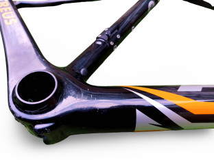 RAMA ROWEROWA SZOSOWA KARBONOWA FUJI SUPREME 2.3 ROZMIAR 47CM