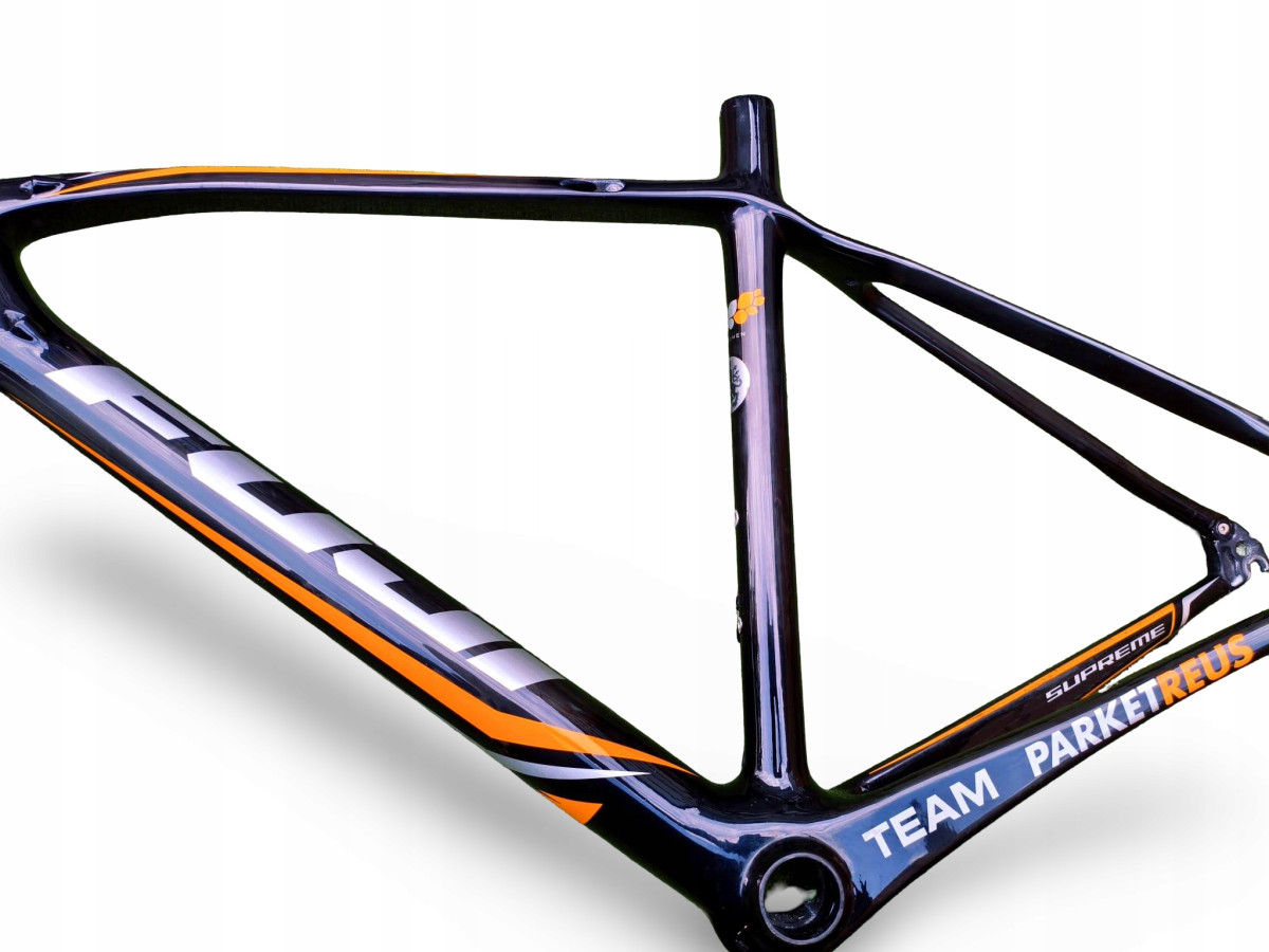 RAMA ROWEROWA SZOSOWA KARBONOWA FUJI SUPREME 2.3 ROZMIAR 47CM