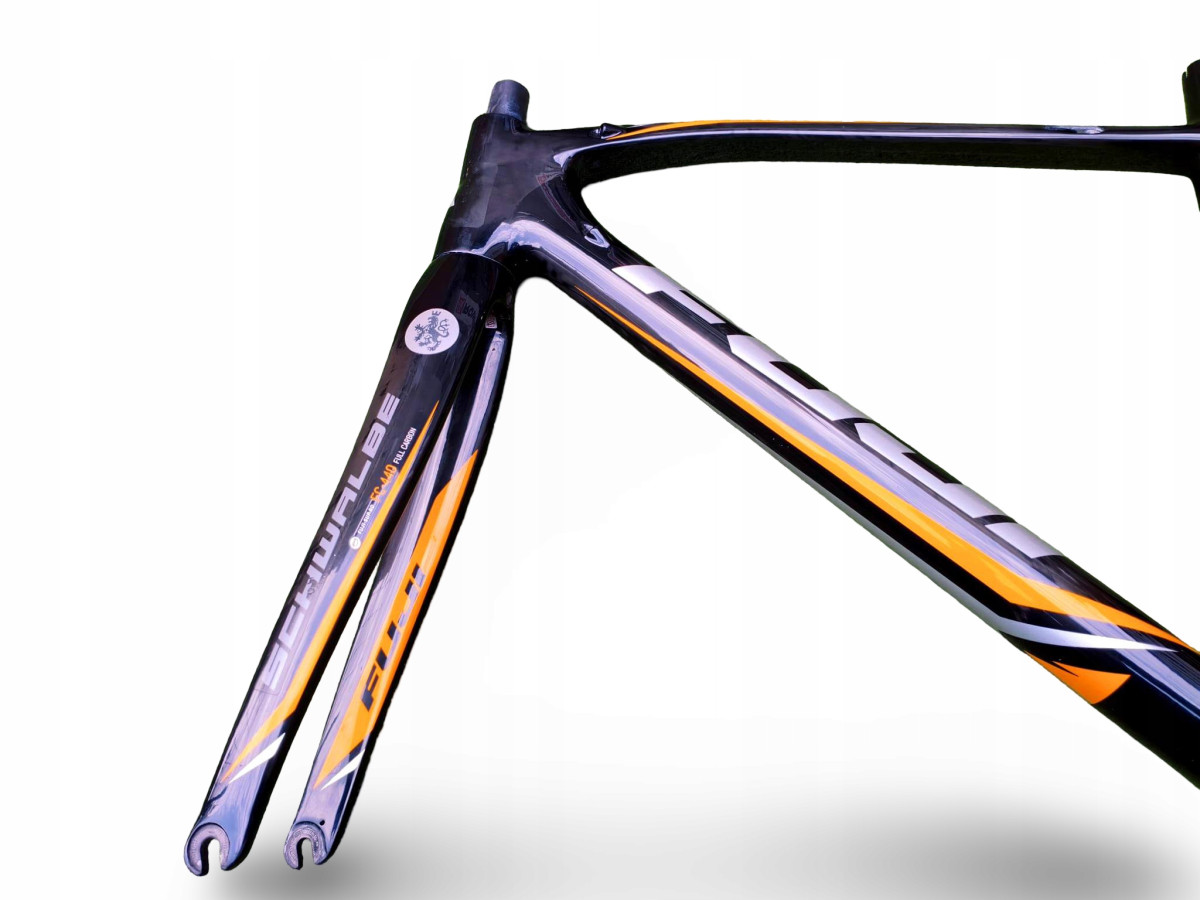 RAMA ROWEROWA SZOSOWA KARBONOWA FUJI SUPREME 2.3 ROZMIAR 47CM